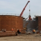 Демонтаж старых нефтяных резервуаров